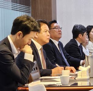 평택대학교 이동현 총장, 외국인 유학생 실태와 개선방안 모색을 위한 국회 정책간담회 참석 대표이미지